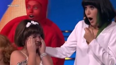 LA BAMBINA NON VUOLE IMITARE MILEY CYRUS