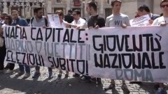 Protesta in Campidoglio per "Mafia Capitale"