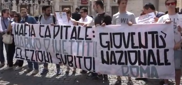 Protesta in Campidoglio per "Mafia Capitale"