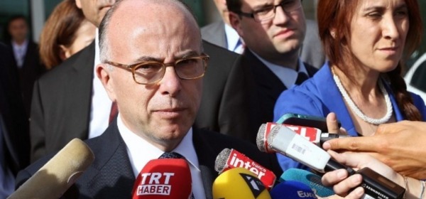 Il ministro dell'Interno, Bernard Cazeneuve