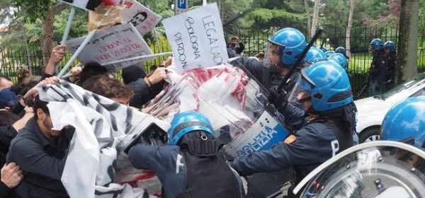 Bologna, corteo universitario contro Matteo Salvini