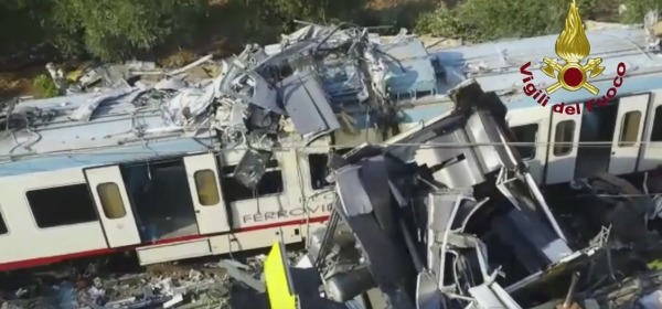 Scontro treni Puglia