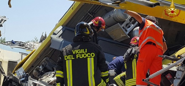 Scontro treni in Puglia - foto da VVf