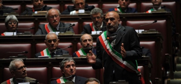 il sindaco di Amatrice Sergio Pirozzi nell'Aula della Camera