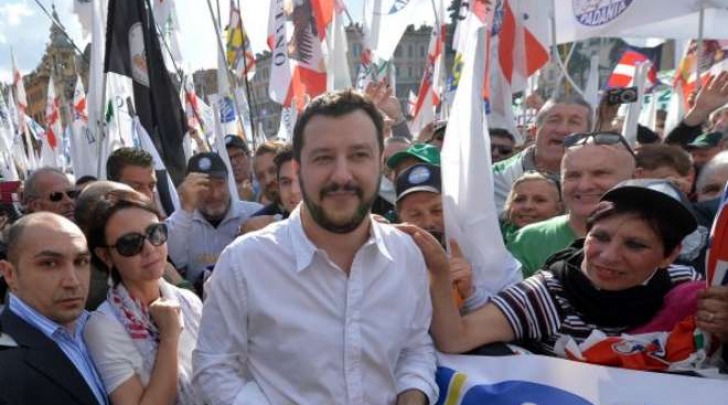 Le manifestazioni pro e contro Salvini a Roma (Ansa)