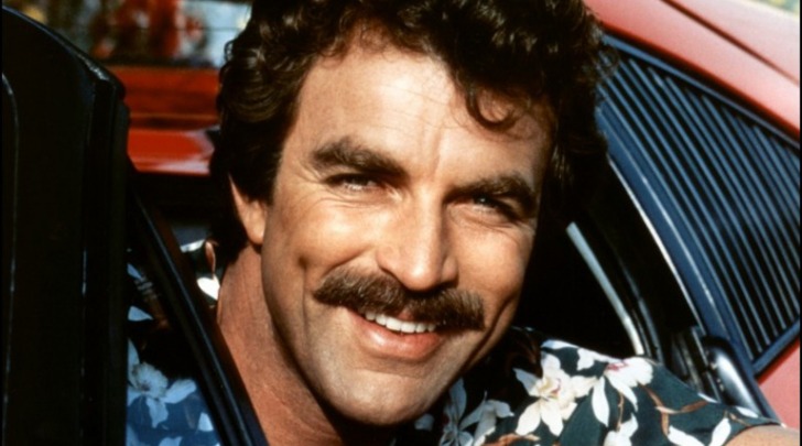 Tom Selleck nei panni di "Magnum P.I."