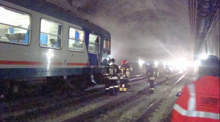 Treno in galleria - foto di repertorio